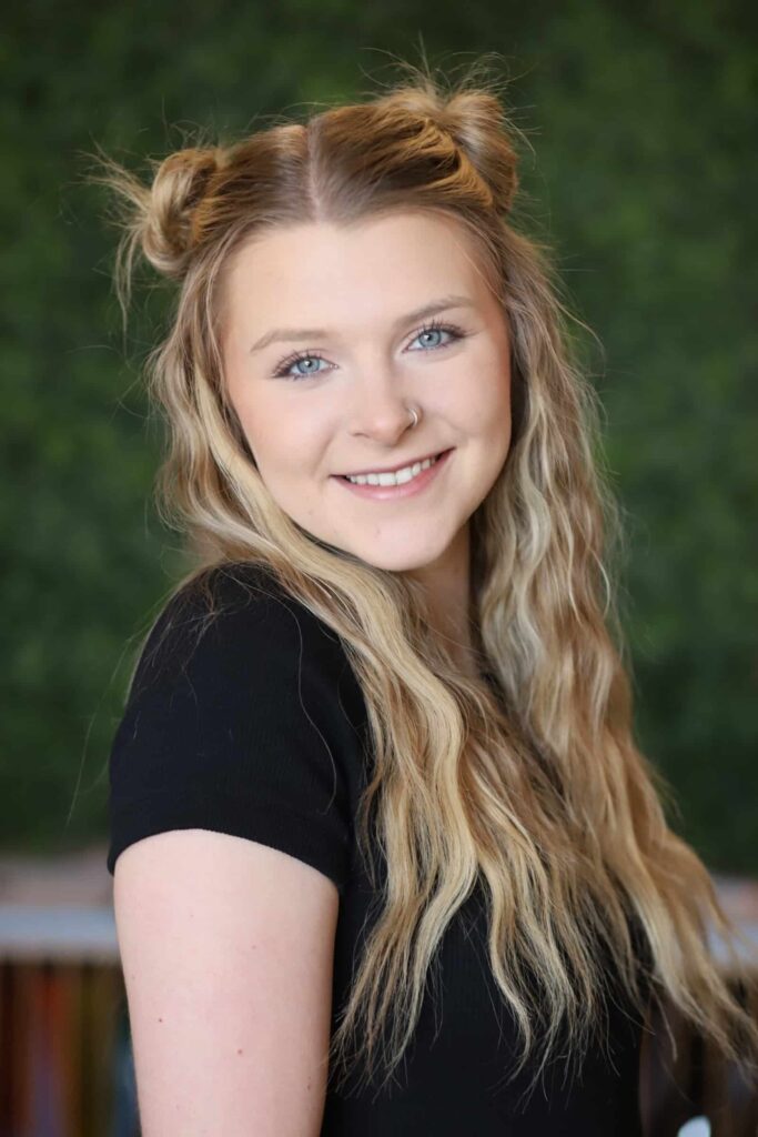 Anna at Buzz And Bliss A Salon, Spa, & Barbershop